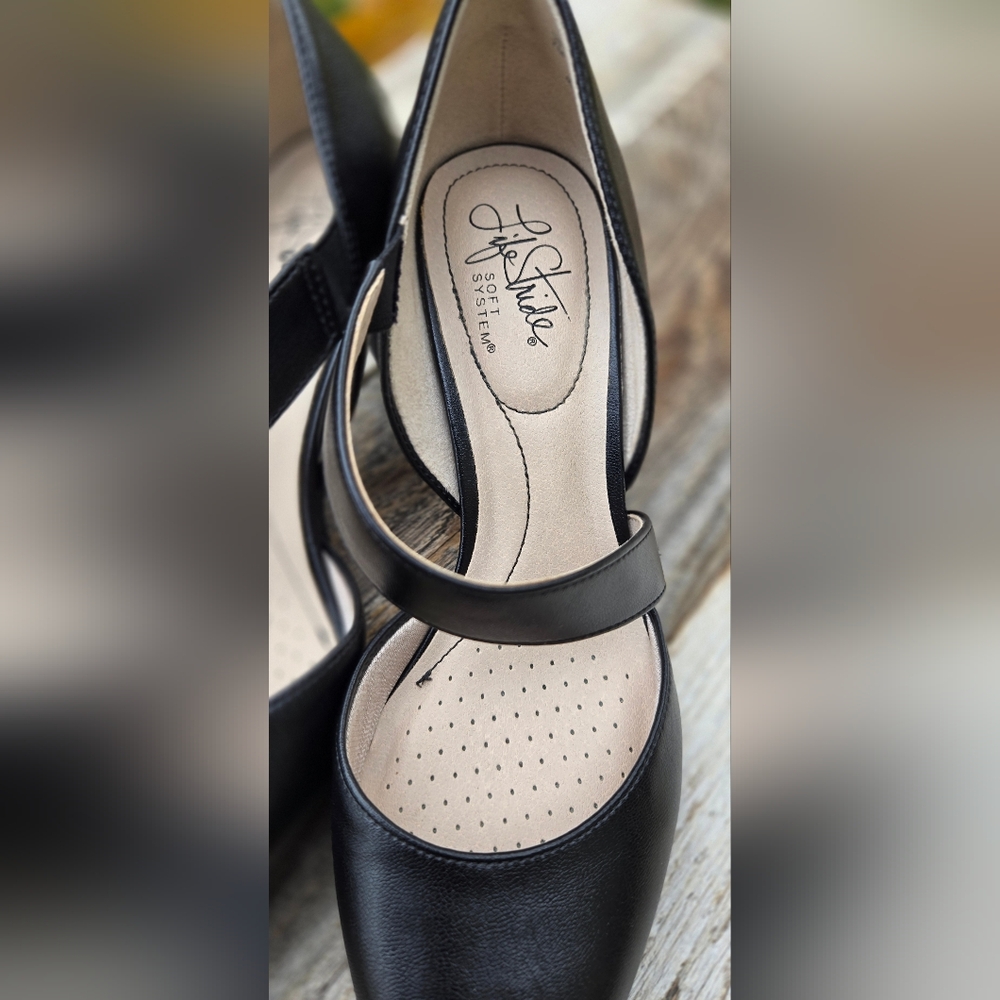 Life Stride Black Pointed Heels - Picture 4 of 4